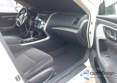 2013 Nissan Altima 2.5 Sv z USA, uszkodzony, nr VIN 1N4AL3AP8DN537187